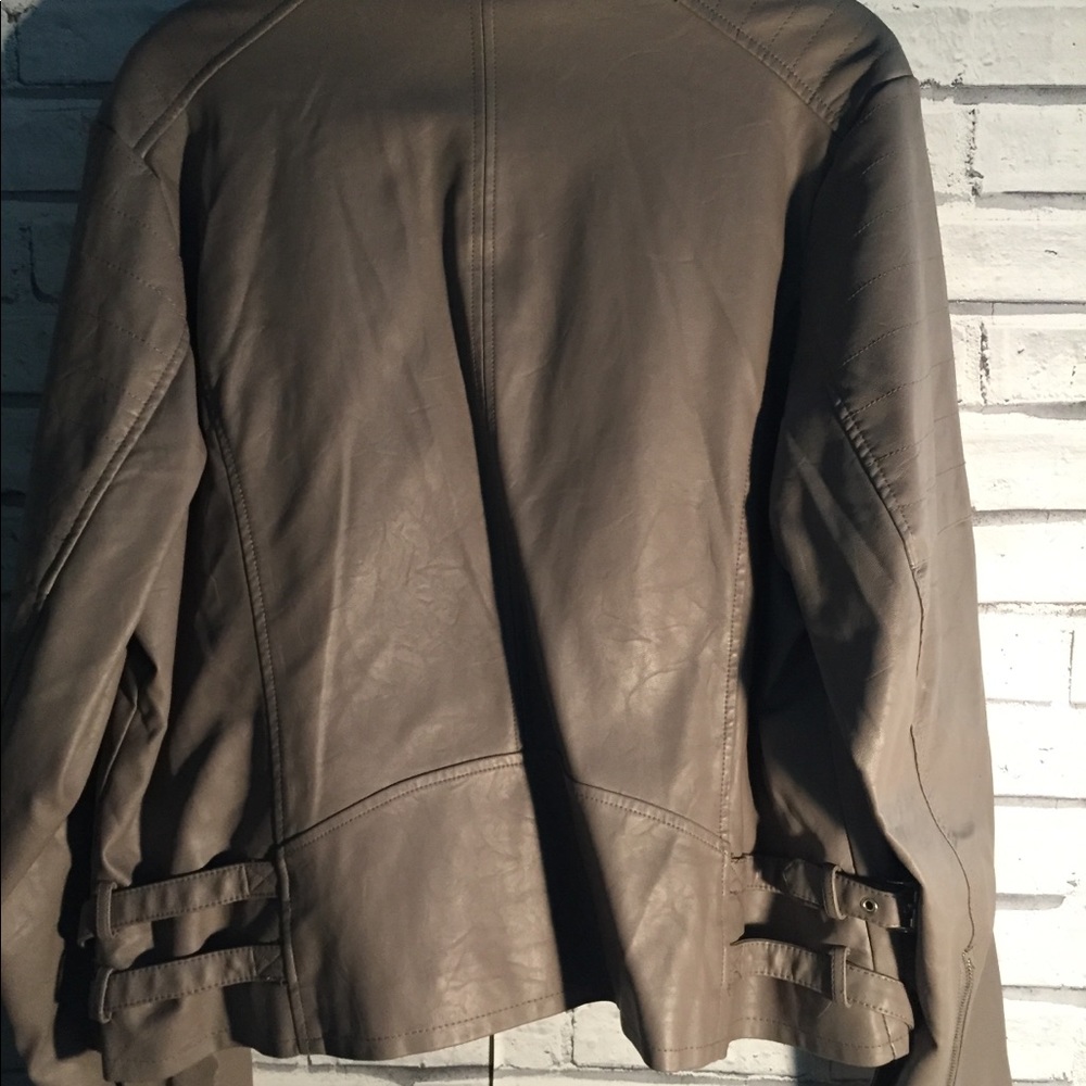 Tan jacket - Picture 5 of 5